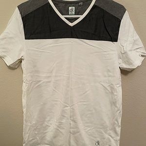 Small Calvin Klein V-Neck T-shirt